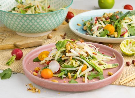 Feuriger Fernweh-Salat  mit heimischem Kohlrabi