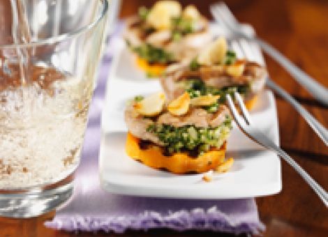 Schweinemedaillons auf Süßkartoffeln