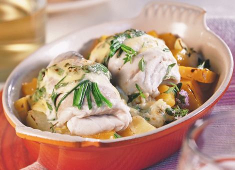 Seelachsfilets  auf Kartoffel-Kürbisgemüse