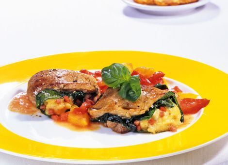 Gefülltes Schweineschnitzel  mit Paprikagemüse