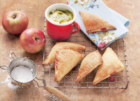 Gefüllte Apfel-Pflaumentaschen