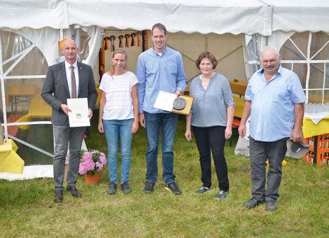 HBV-Ehrenplakette für Zuchtbetrieb Gries