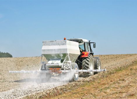 Regelmäßige Kalkzufuhr erhöht die biologische Aktivität