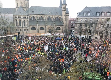 Bauern gehen in vielen Städten auf die Straße