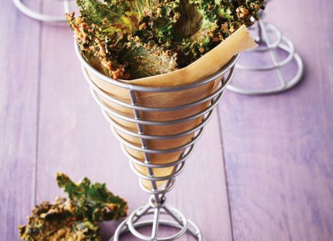 Grünkohl-Chips  mit Walnüssen