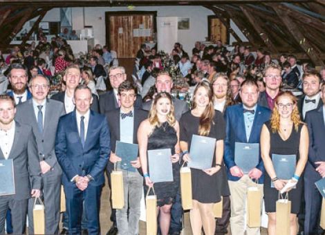 Wissing verabschiedet Weincampus-Absolventen 2019 