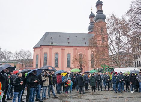 Politischer Schlagabtausch in Mainz