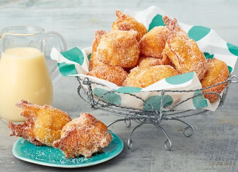 Faschingskrapfen  mit Weinsoße