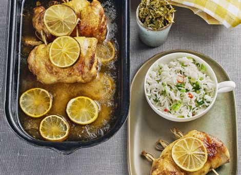 Hähnchenkeulen  in Grüntee-Sud