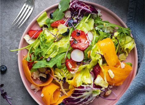 Regenbogen-Salat  mit Reis