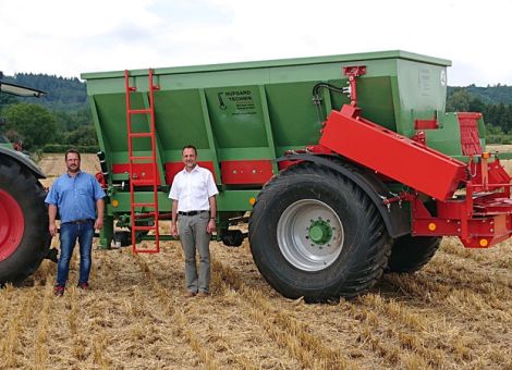 Hufgard stellt Kalkstreuer  für Großflächen bereit