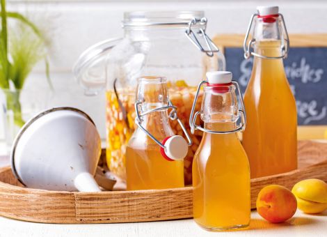 Aprikosen-Pfirsich-Likör