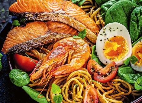 Schnelle Lachs-Bowl  mit Nudeln