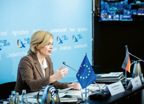 Klöckner über Timmermans Kritik „erstaunt und irritiert“