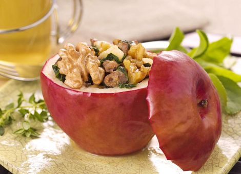 Herzhafte Bratäpfel mit Walnüssen
