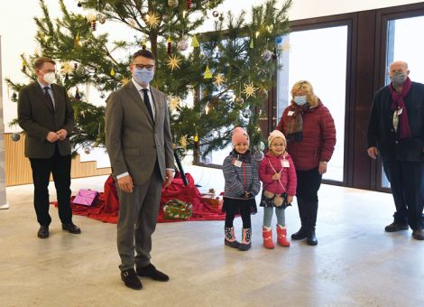 Vorweihnachtliche Freude im Hessischen Landtag