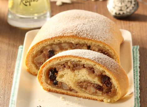 Birnenstrudel mit Cranberrys, Walnüssen und Zimt