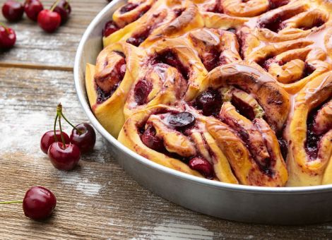 Kirsch-Schnecken  aus der Back-Pfanne