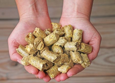 Stallets – Premos Stroh Strukturpellets 