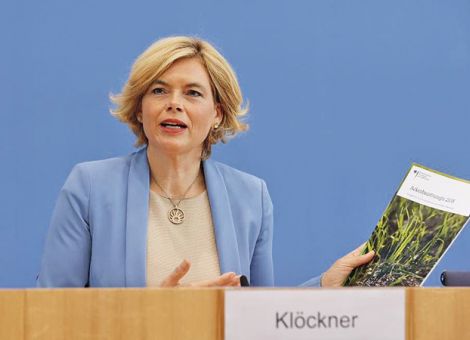 Klöckner legt „Ackerbaustrategie 2035“ vor