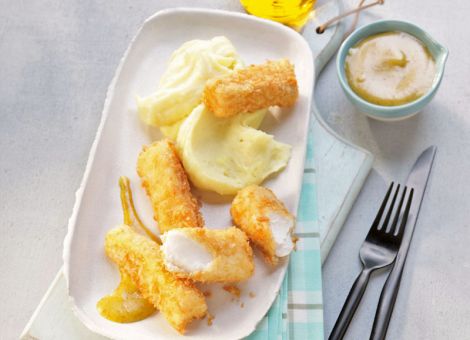 Fischstäbchen  auf cremigem Kartoffelpüree