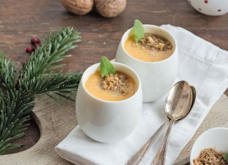 Süßkartoffelshots  mit Salbei-Walnuss-Gremolata