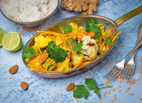 Blumenkohl-Brokkoli-Curry  mit roten Linsen