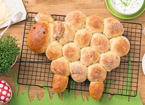 Salziges Osterlamm  aus Kartoffelbrötchen