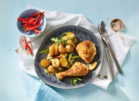 Hähnchenschenkel  mit Ofen-Kartoffelsalat