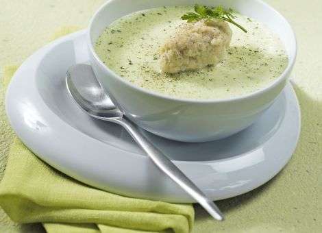 Suppe von den Kräutern  der Frankfurter Grünen Sauce