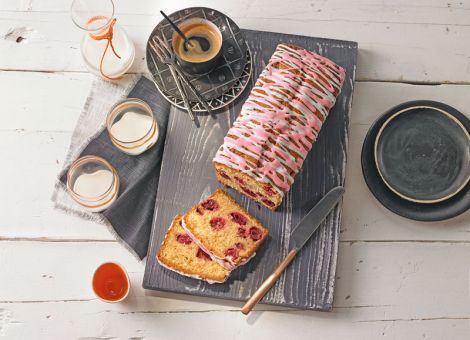 Saftiger  Kokos-Kirsch-Kuchen