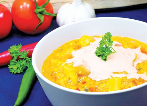 Kartoffel-Rote-Linsensuppe  mit Joghurt