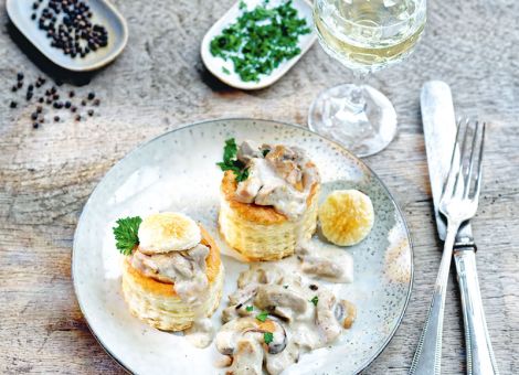 Feines Kalbsragout in Blätterteigpasteten