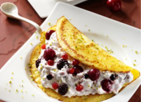 Pfannkuchen mit Sommerfrüchten