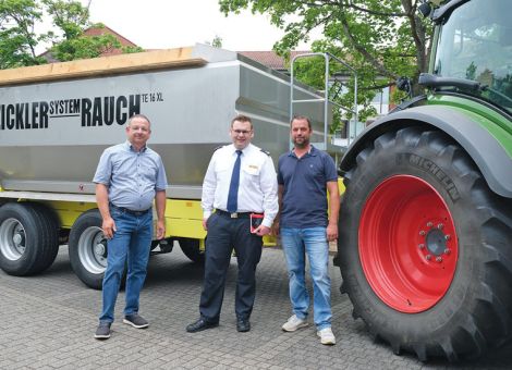 Landwirte unterstützen die Feuerwehr im Brandfall