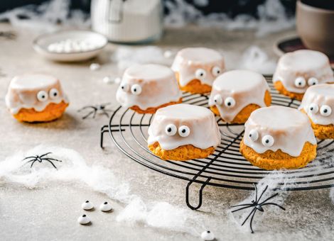 Geister-Muffins mit Kürbis