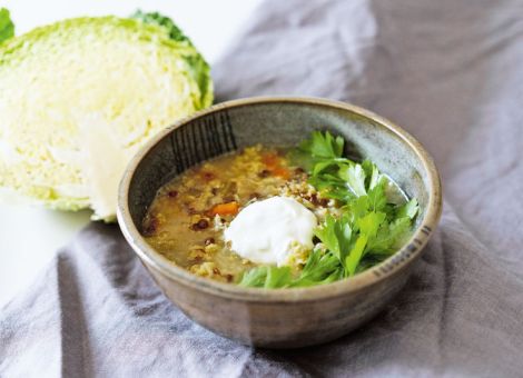 Köstlicher Wirsing-Linsen-Eintopf