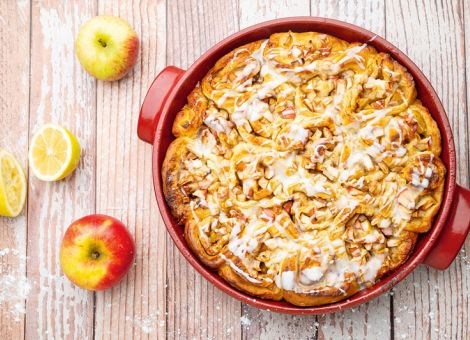 Apfel-Zimtschnecken mit zitronigem Guss