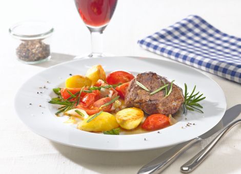 Lammsteak  mit Tomaten-Gemüse