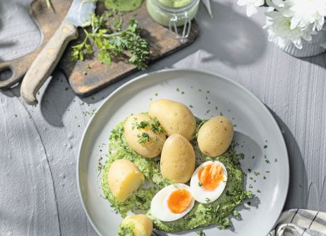 Drillinge mit Grüner Soße  und gekochten Eiern