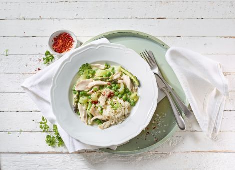 Hühnerfrikassee mit saisonalem Gemüse