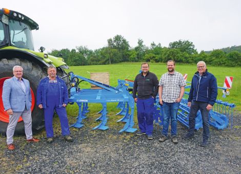 Der Lemken Karat 10 geht nach Greifenstein-Holzhausen