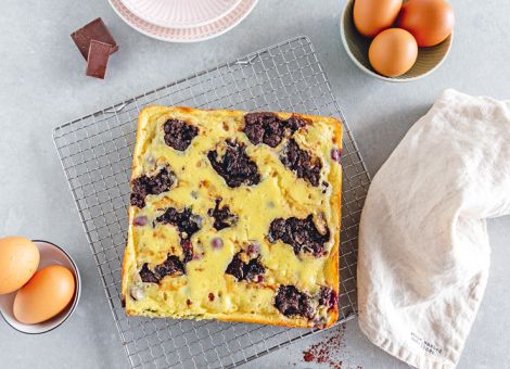 Brownie-Cheesecake mit Kirschen