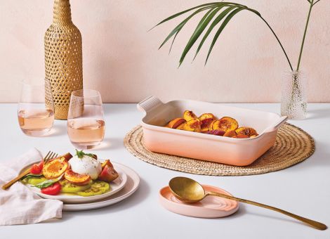 Fruchtiger Röstpfirsich-Caprese-Salat