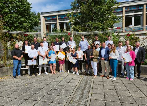 Frischgebackene Techniker und Wirtschafter