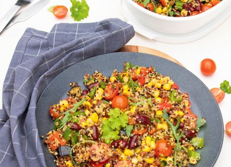 Mexikanischer Salat  mit Quinoa und Kidneybohnen