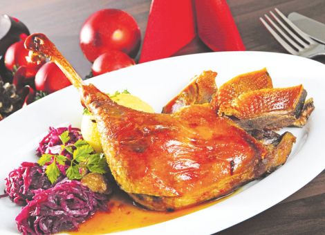 Confierte Gänsekeule – mit Rooibos-Tee glasiert