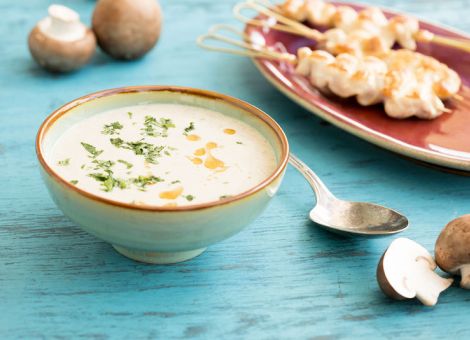 Champignonsuppe mit Geflügelsaté
