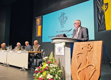 Politik im Spannungsfeld gesellschaftlicher Erwartungen