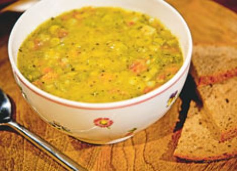 Hessischer Erbseneintopf mit Ahler Wurscht